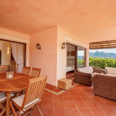 Cala Del Faro - Giardino E Accesso Privato Al Mare Apartman Arzachena