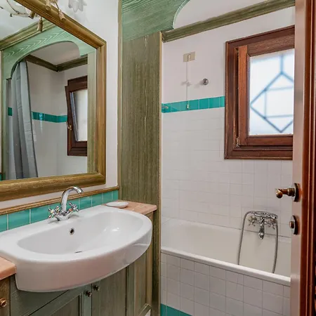 Cala Del Faro - Giardino E Accesso Privato Al Mare Apartman