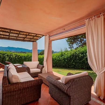 Cala Del Faro - Giardino E Accesso Privato Al Mare Arzachena